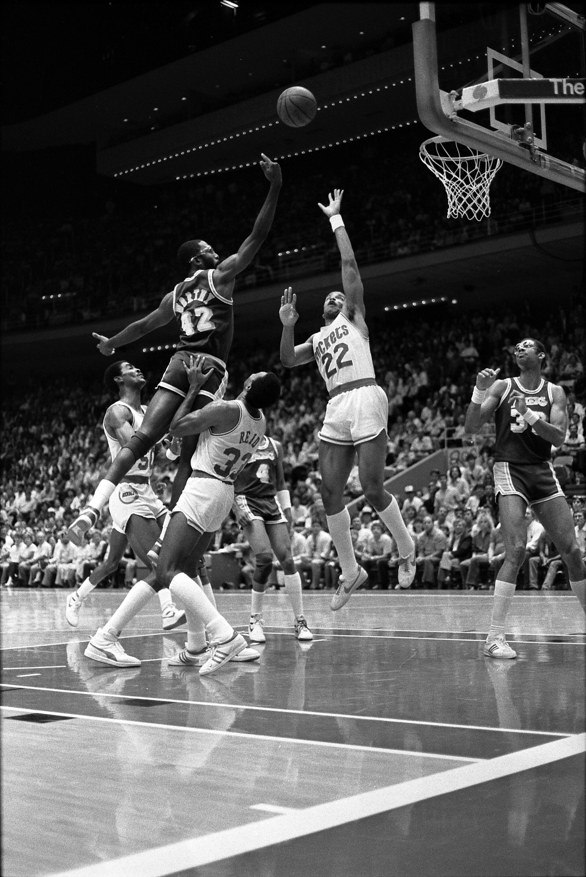 Imagem de referência de Rodney McCray, descrito nos dados abertos como basquetebolista estadunidense