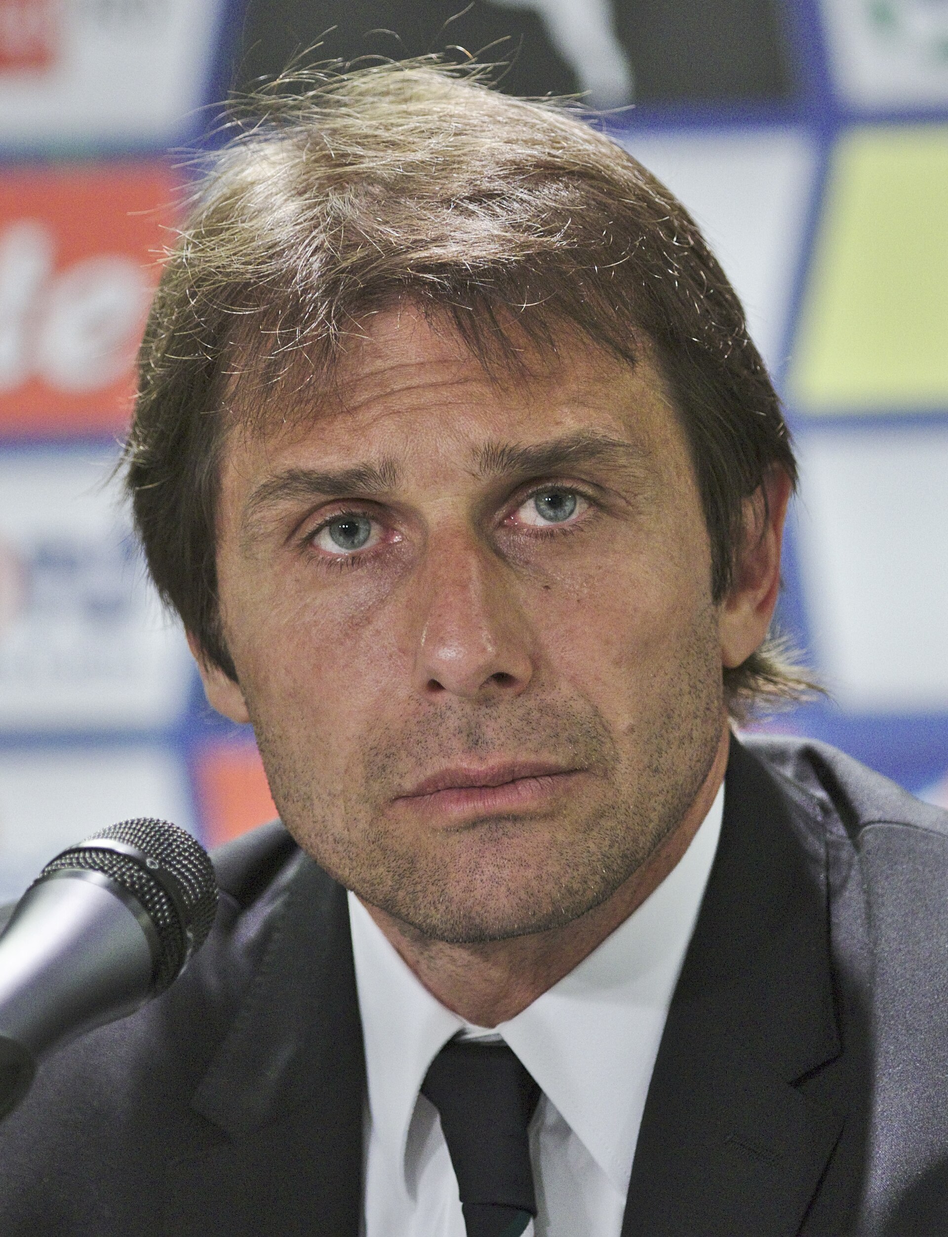 Imagem de referência relacionada a Antonio Conte, item descrito como futebolista italiano