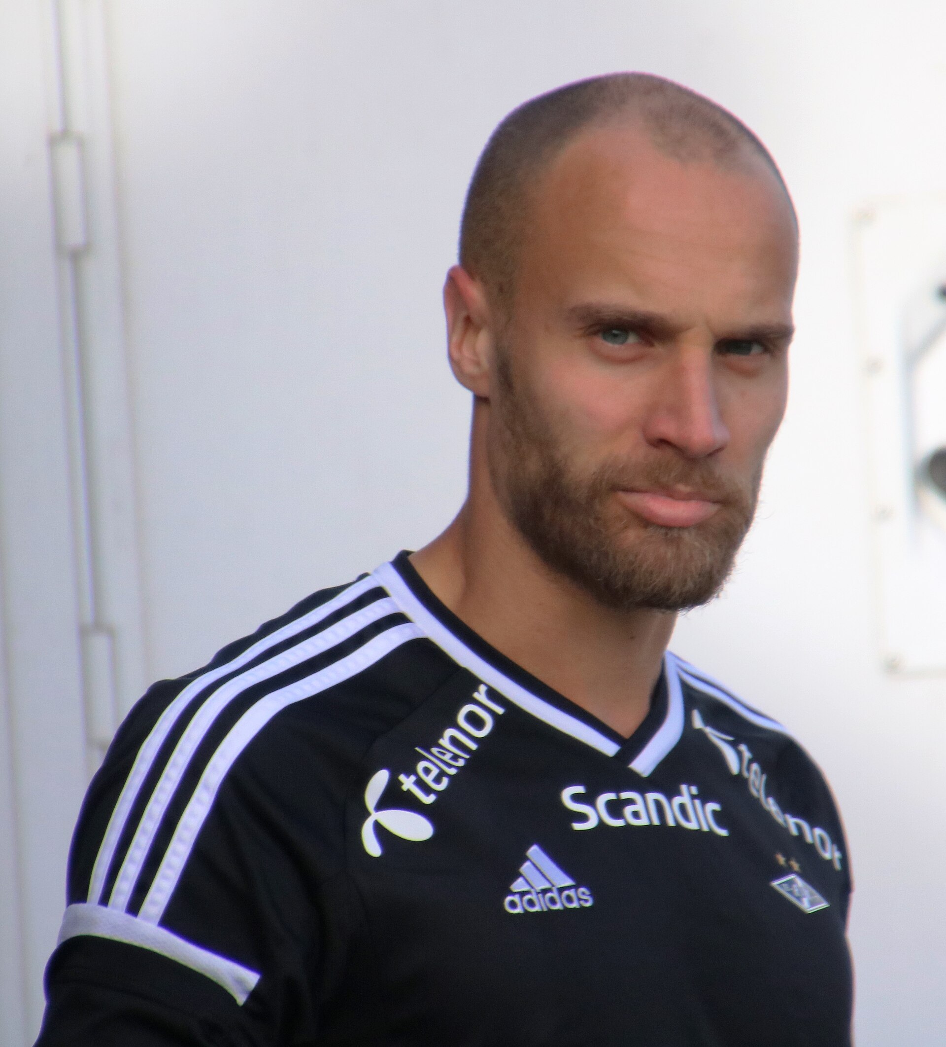 Imagem de referência relacionada a Tore Reginiussen, item descrito como futebolista norueguês