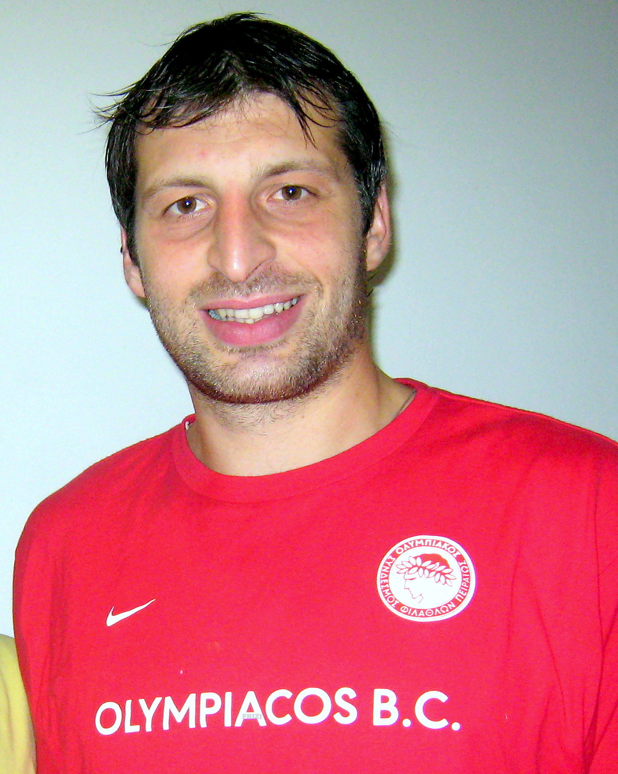 Imagem de referência relacionada a Theodoros Papaloukas, item descrito como ex-jogador grego de basquetebol