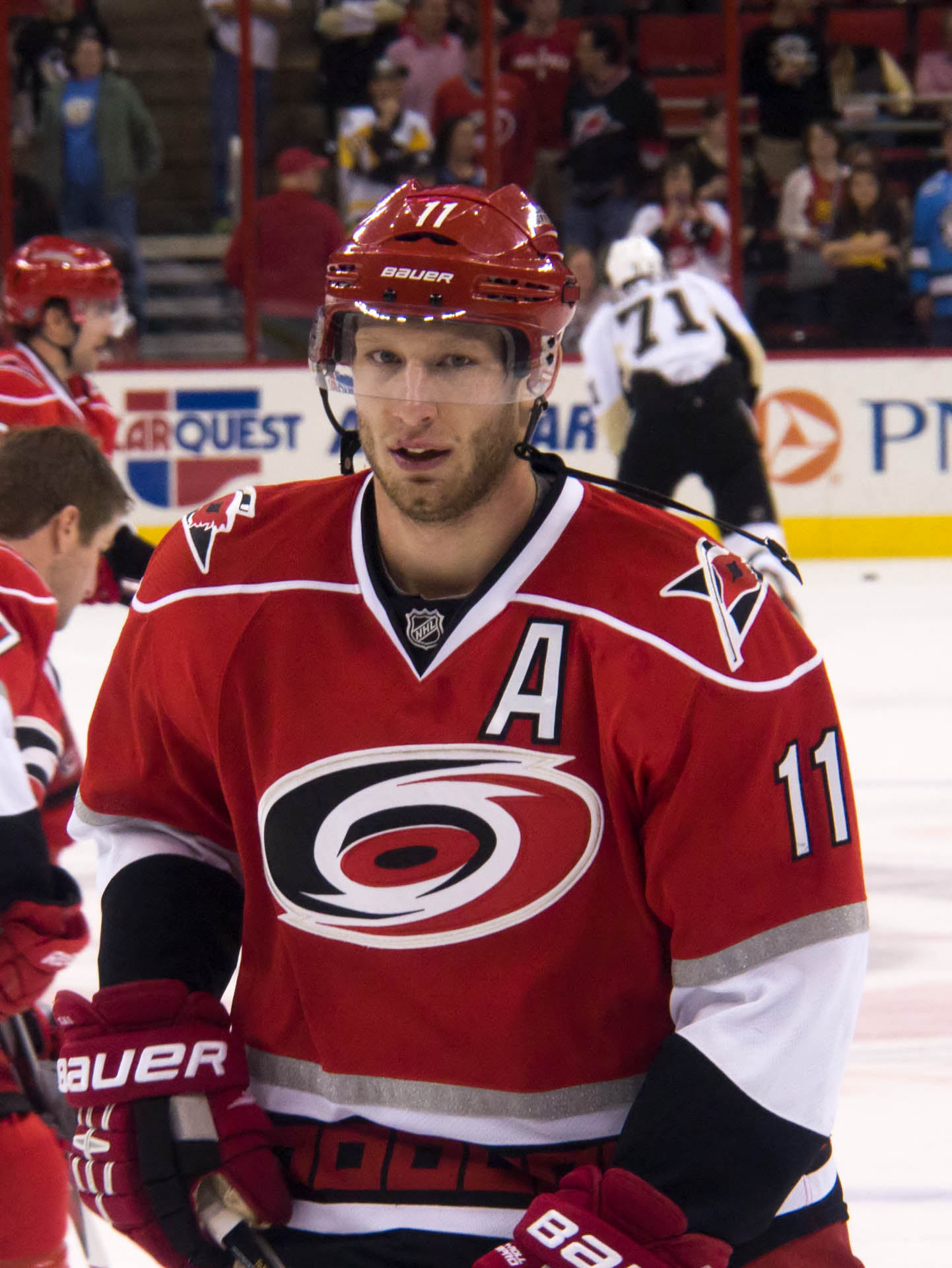Imagem de referência de Jordan Staal, descrito nos dados abertos como jogador de hóquei no gelo canadense