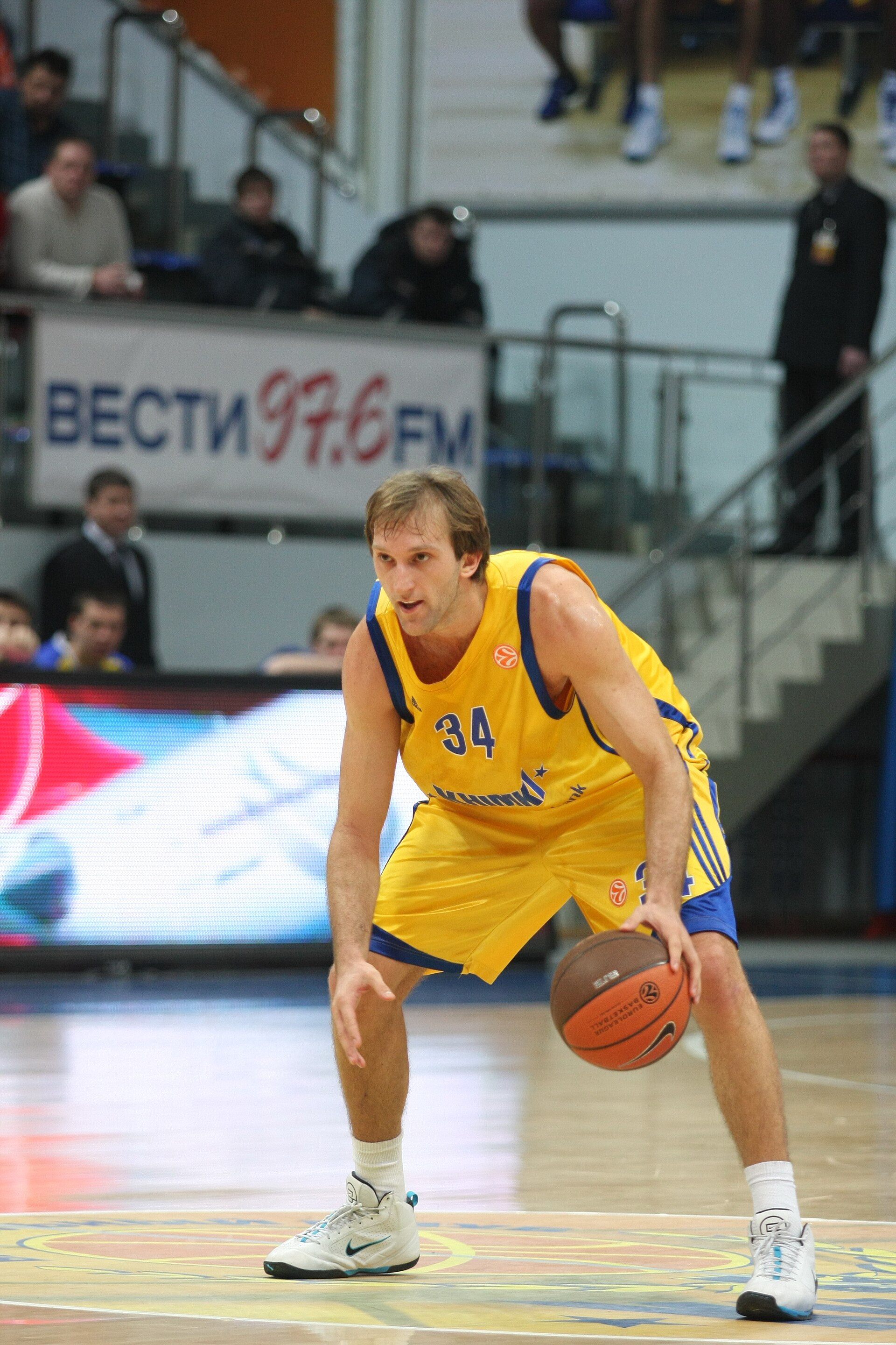 Imagem de referência relacionada a Zoran Planinić, item descrito como jogador de basquetebol croata