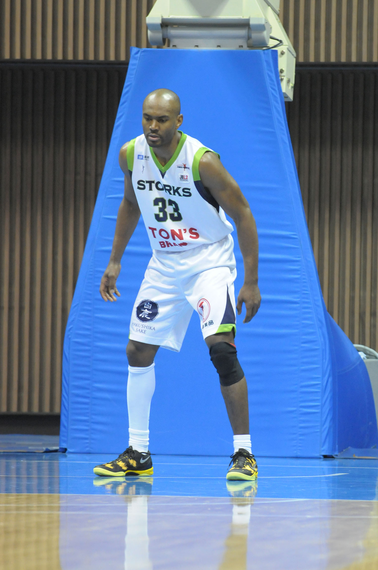 Imagem de referência de Billy Knight, descrito nos dados abertos como jogador de basquetebol norte-americano