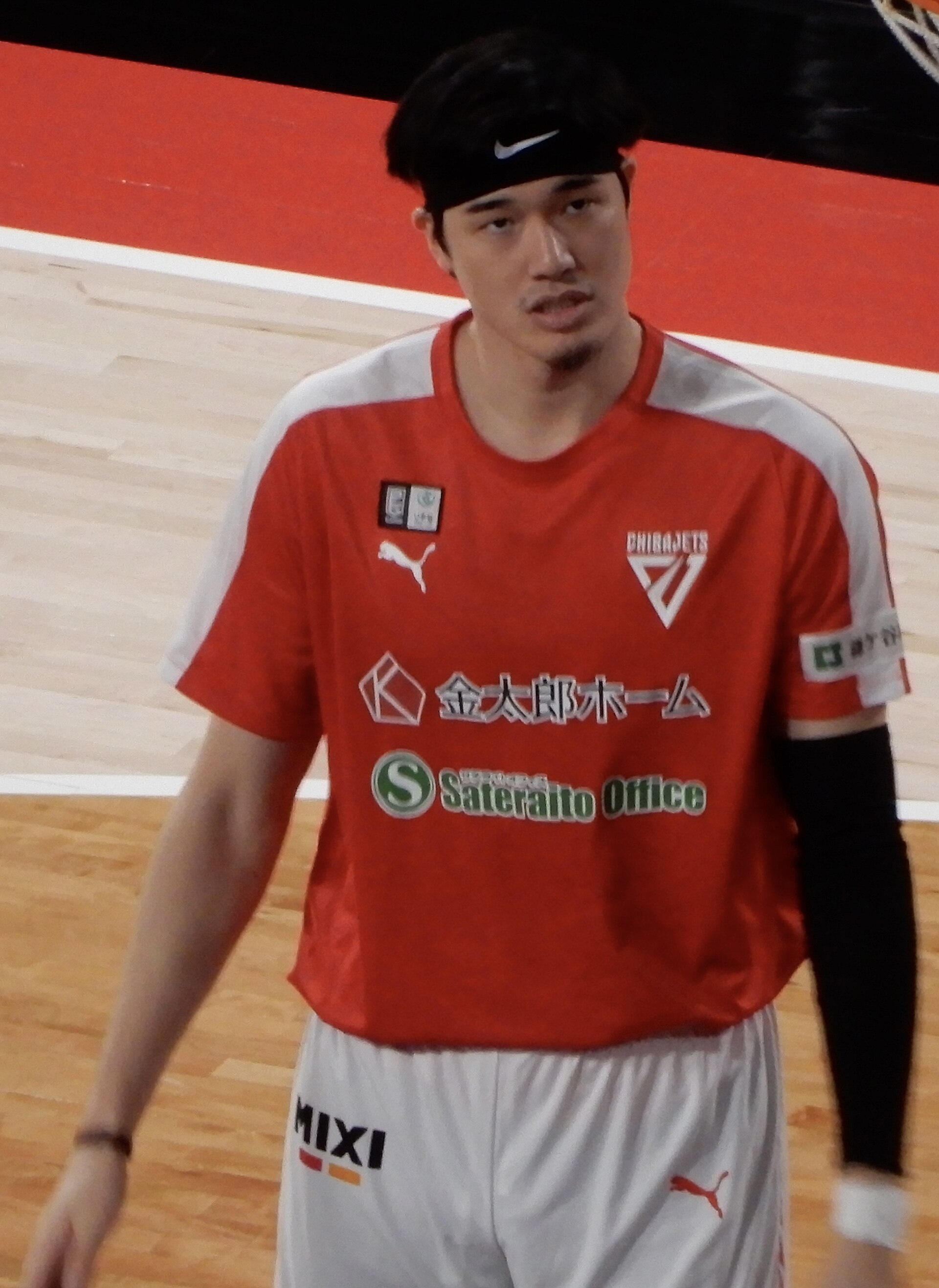 Imagem de referência de Yuta Watanabe, descrito nos dados abertos como jogador de basquetebol japonês
