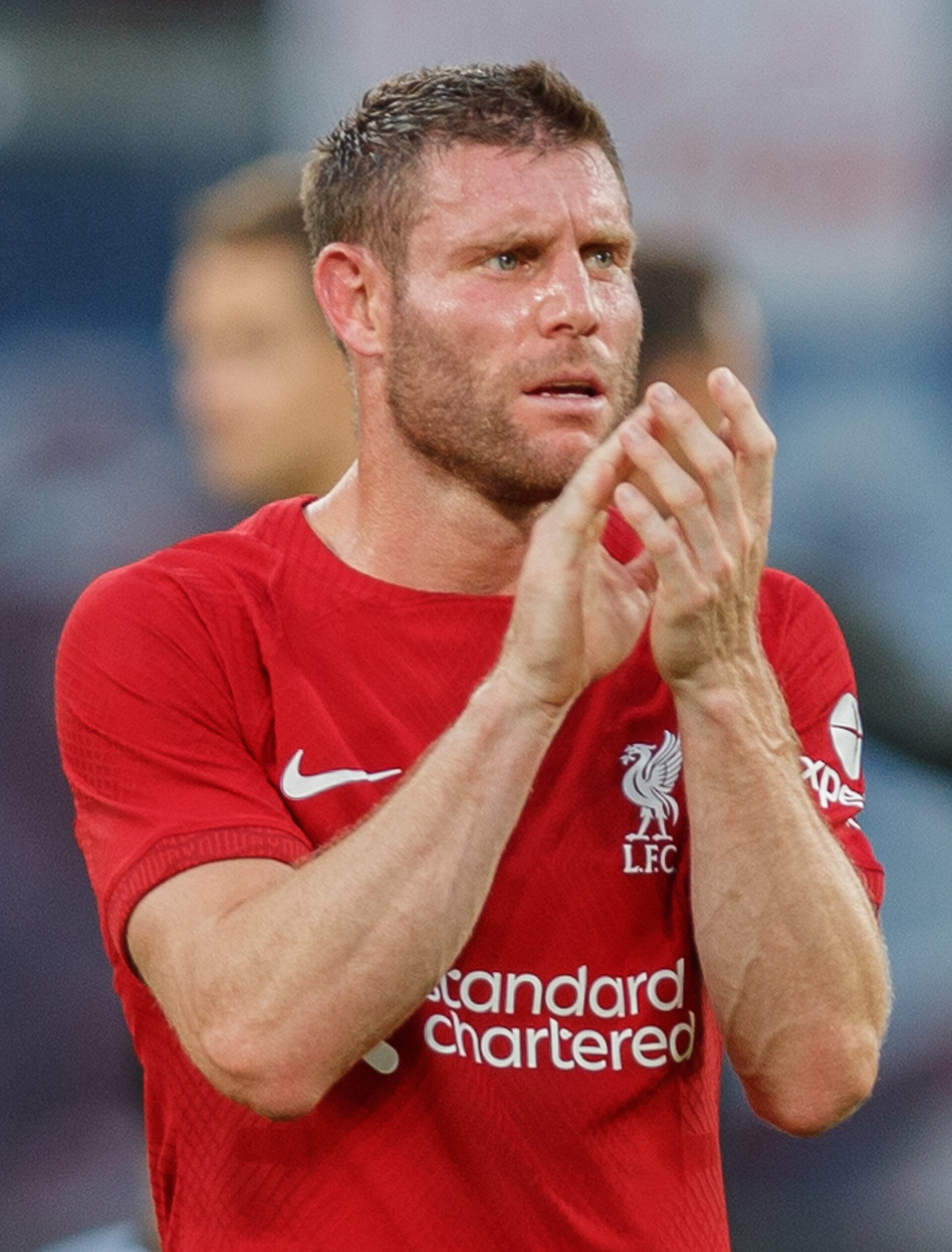 Imagem de referência relacionada a James Milner, item descrito como futebolista britânico