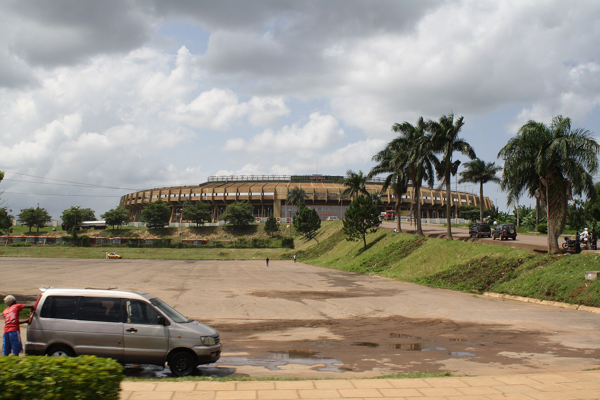 Imagem de referência relacionada a Estádio Nacional Nelson Mandela, item descrito como estádio multiuso localizado em Campala, capital de Uganda