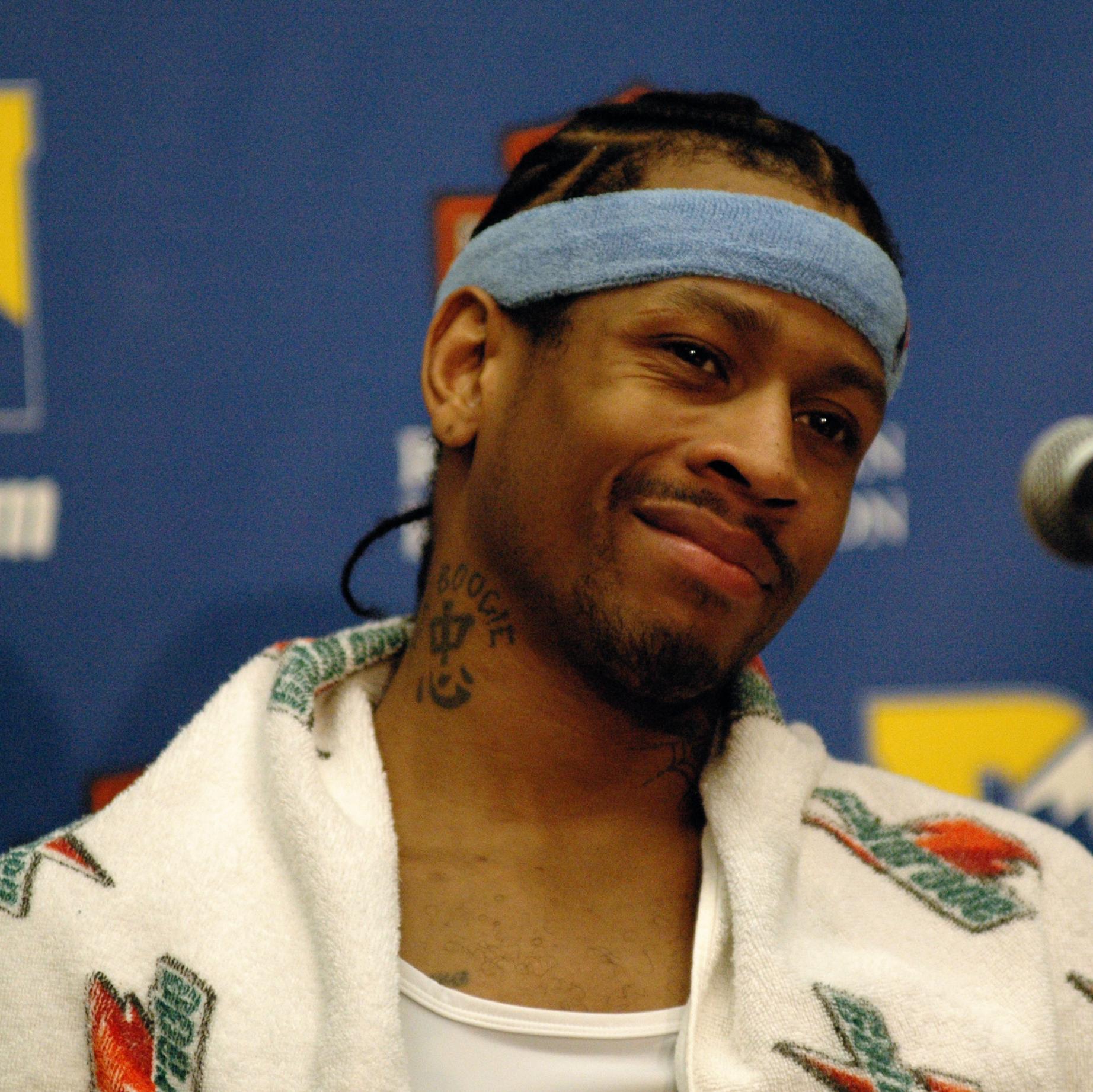 Imagem de referência relacionada a Allen Iverson, item descrito como basquetebolista estadunidense
