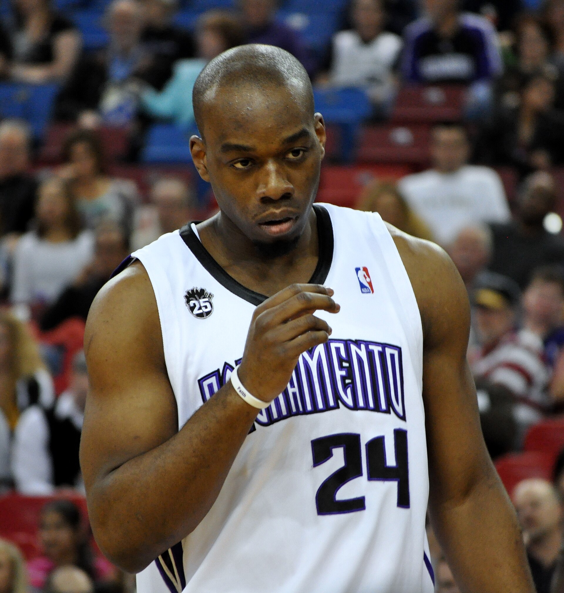 Imagem de referência relacionada a Carl Landry, item descrito como basquetebolista estadunidense