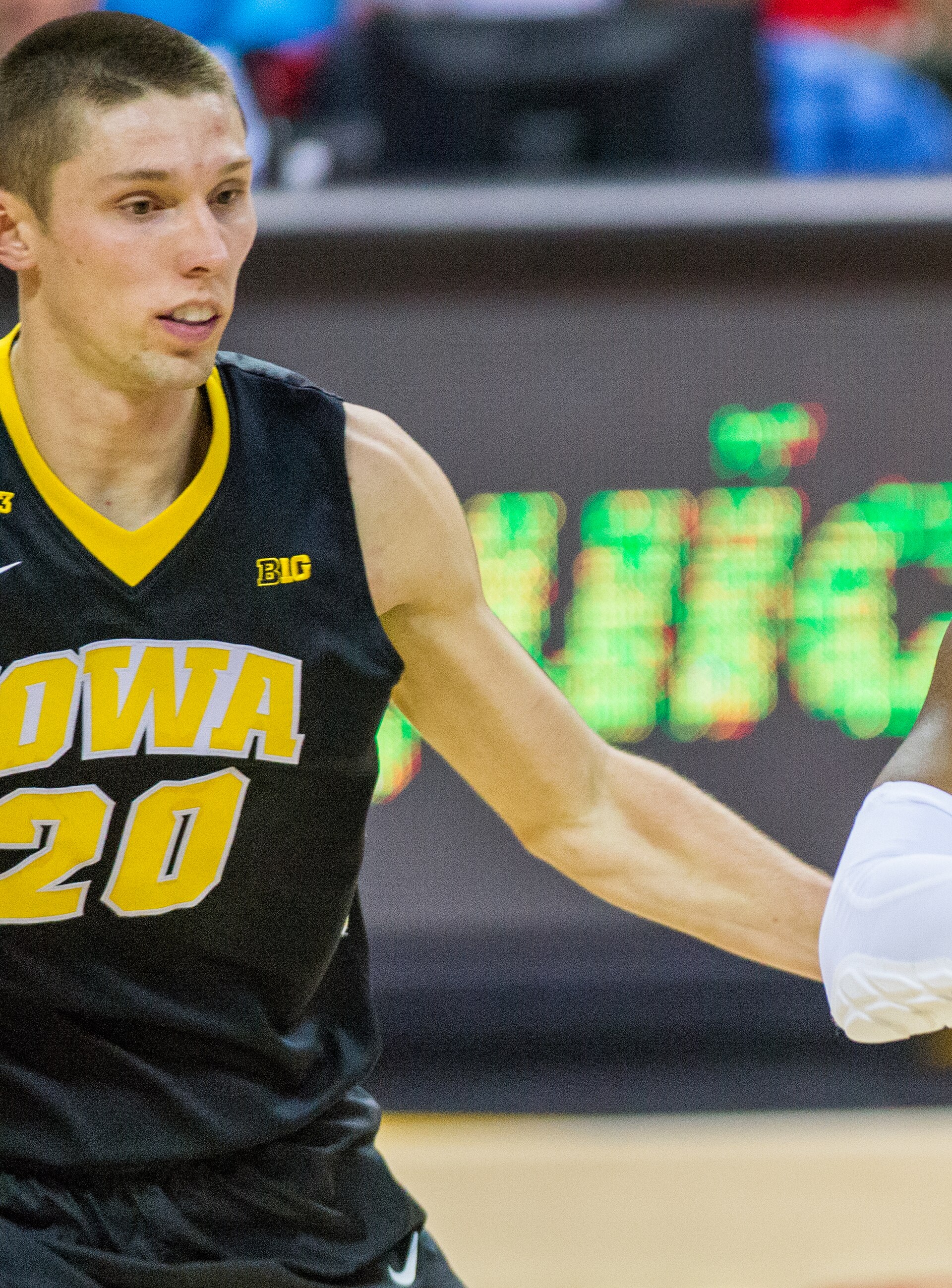 Imagem de referência de Jarrod Uthoff, descrito nos dados abertos como basquetebolista estadunidense
