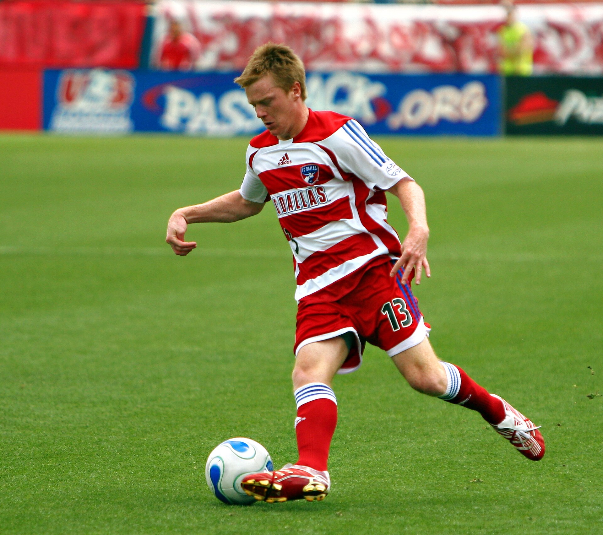 Imagem de referência de Dax McCarty, descrito nos dados abertos como futebolista norte-americano