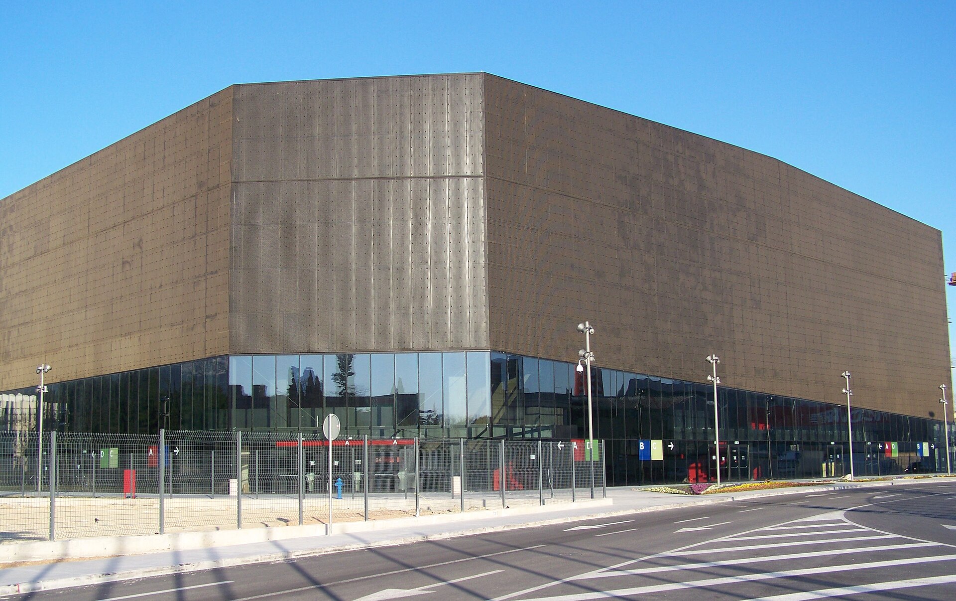 Imagem de referência relacionada a Spaladium Arena, item descrito como estádio coberto na Croácia