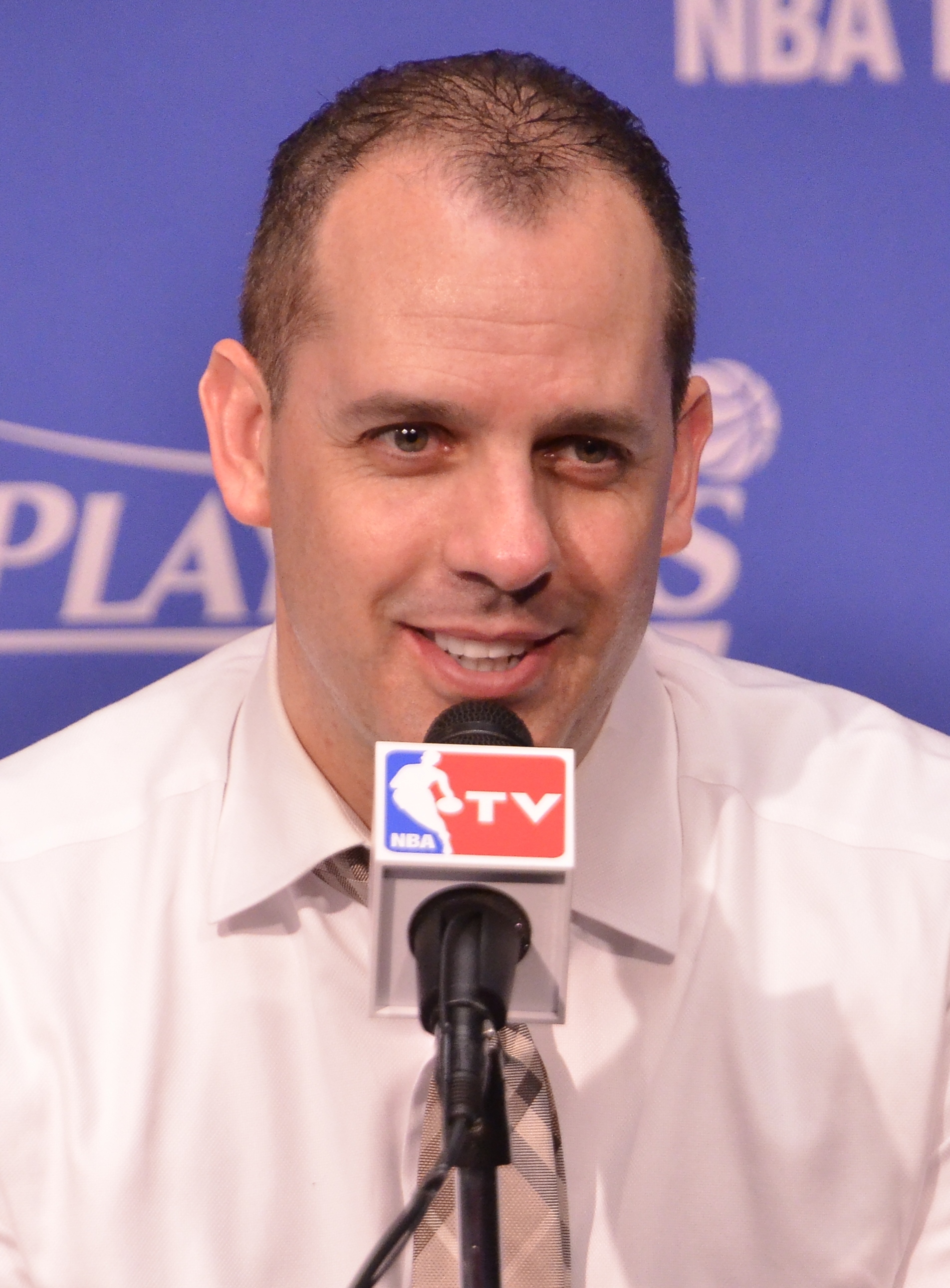 Imagem de referência de Frank Vogel, descrito nos dados abertos como jogador e treinador estadunidense de basquete