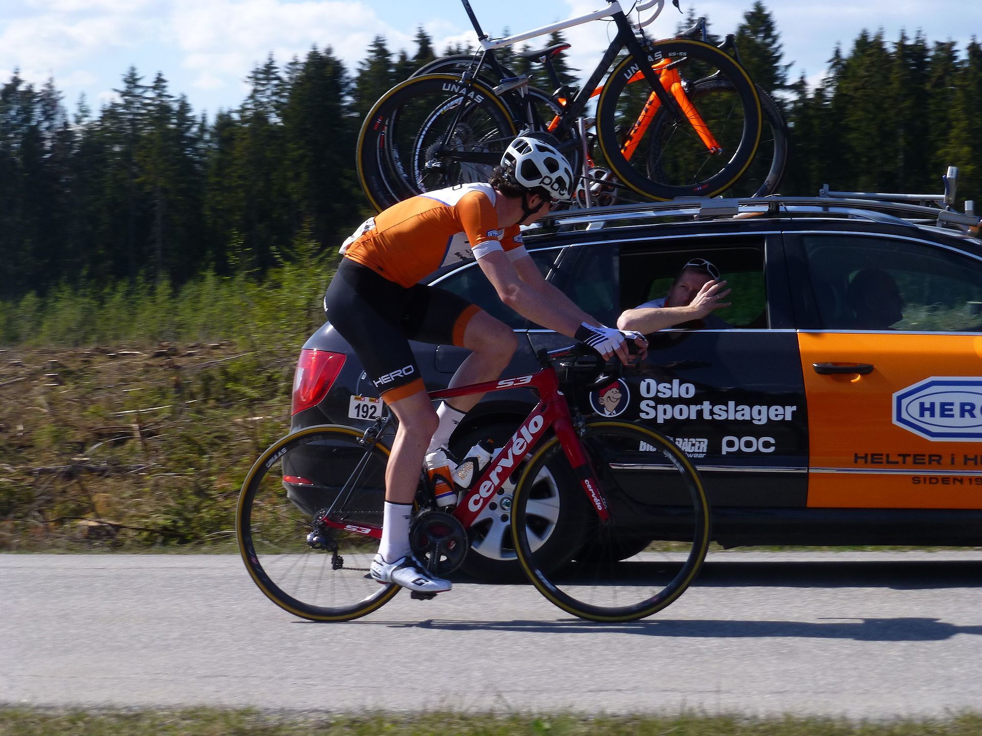 Imagem de referência de Sindre Bjerkestrand Haugsvær, descrito nos dados abertos como ciclista norueguês