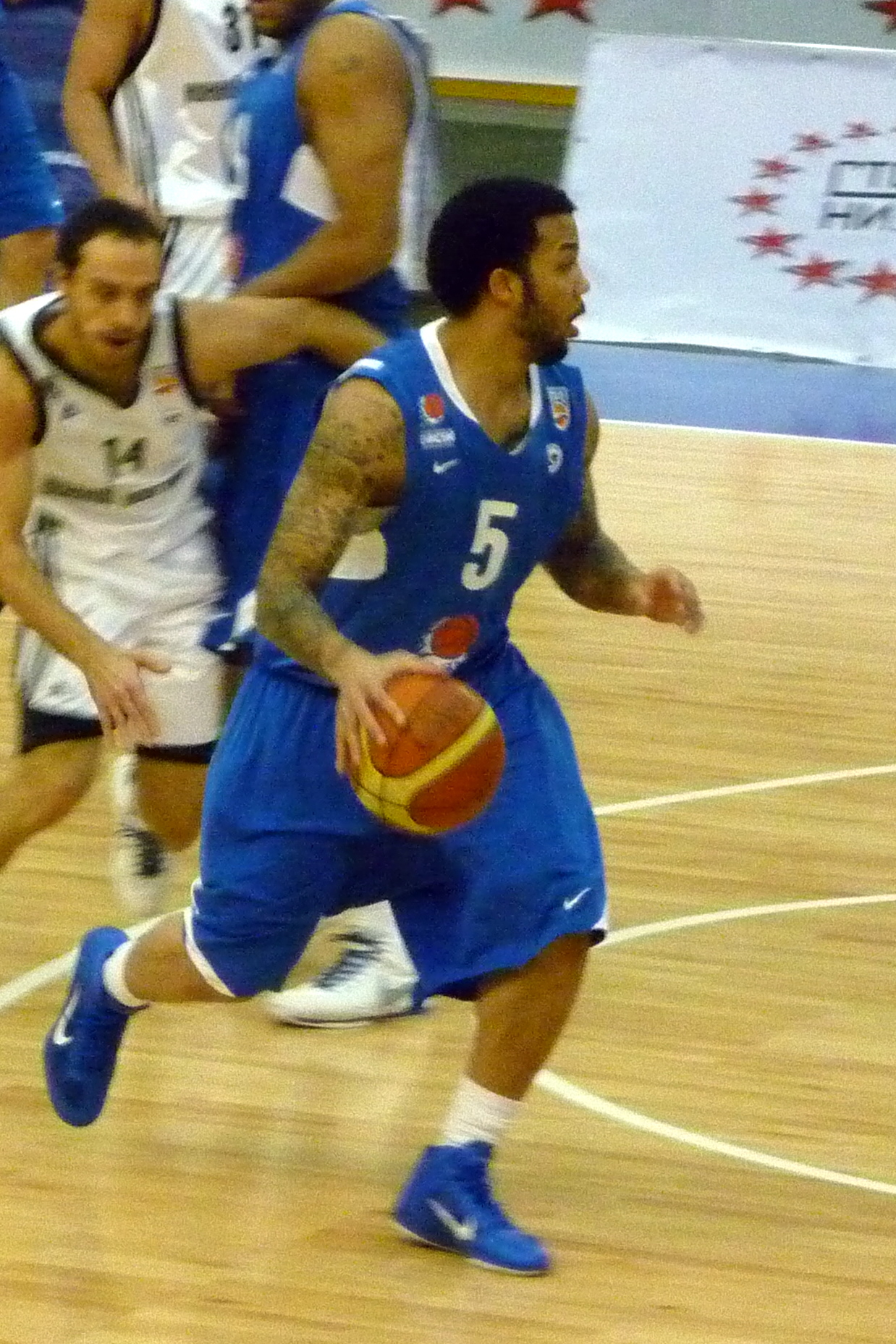 Imagem de referência de Marcus Williams, descrito nos dados abertos como basquetebolista estadunidense