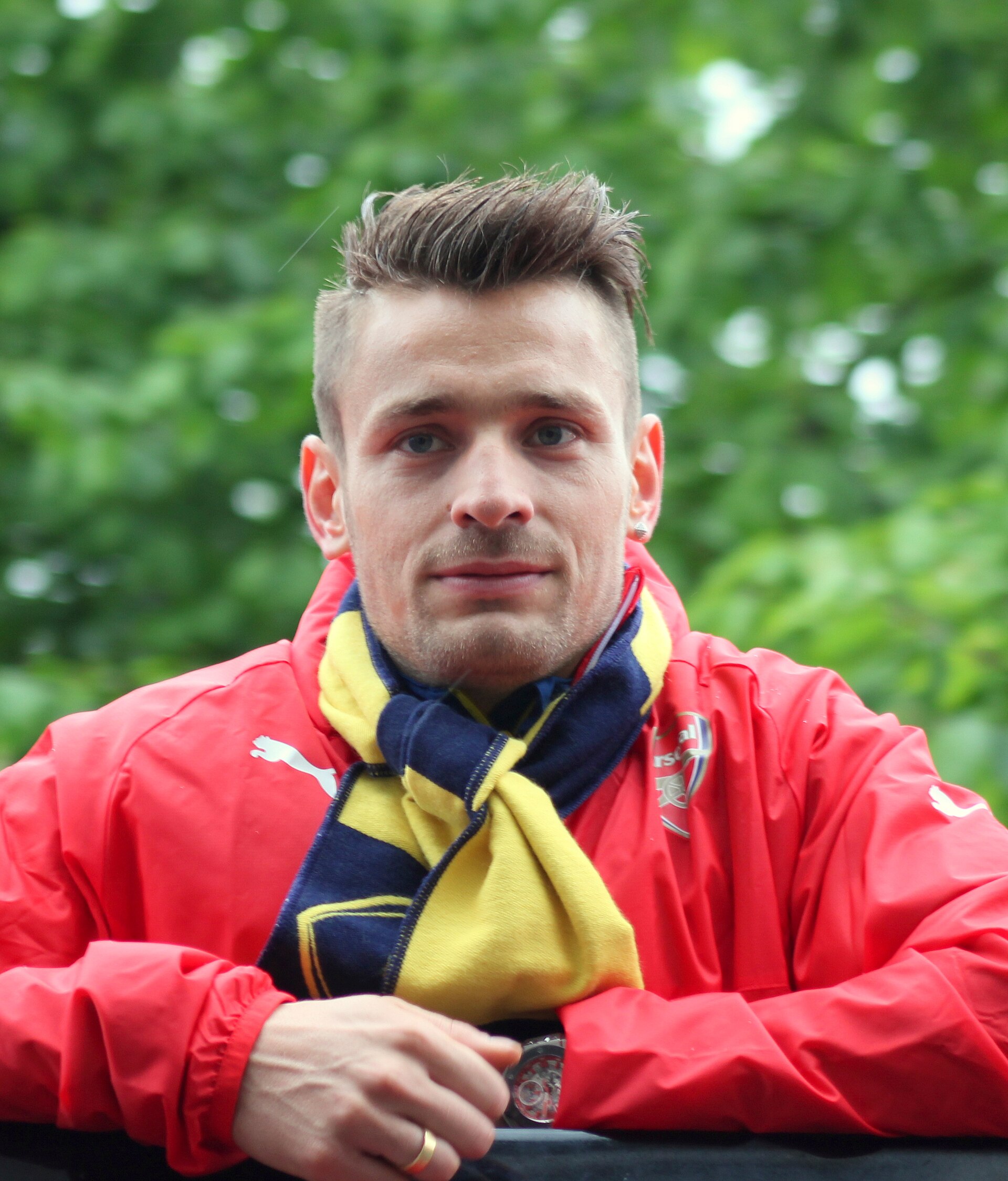 Imagem de referência relacionada a Mathieu Debuchy, item descrito como futebolista francês