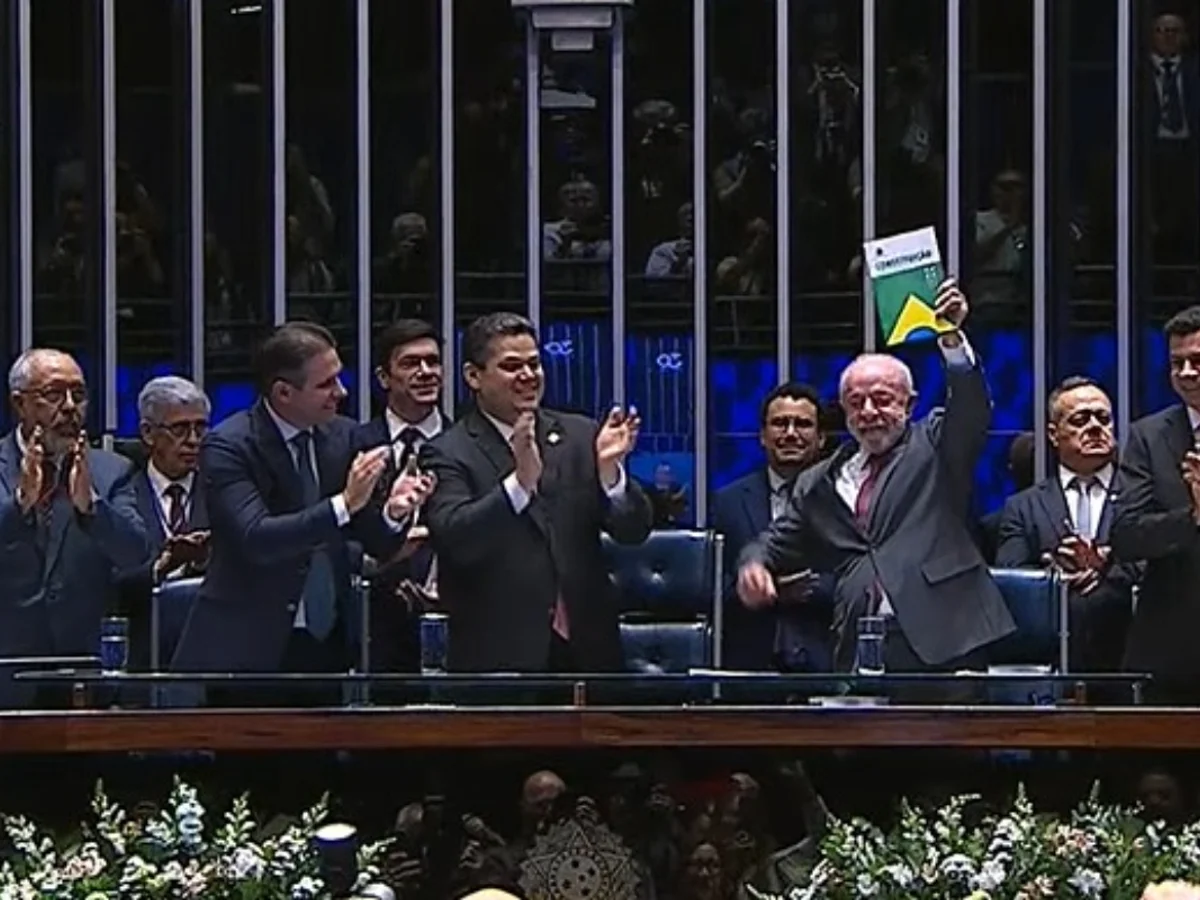 Lula compara fim da 6x1 com Constituinte: "Vitória da sociedade brasileira"