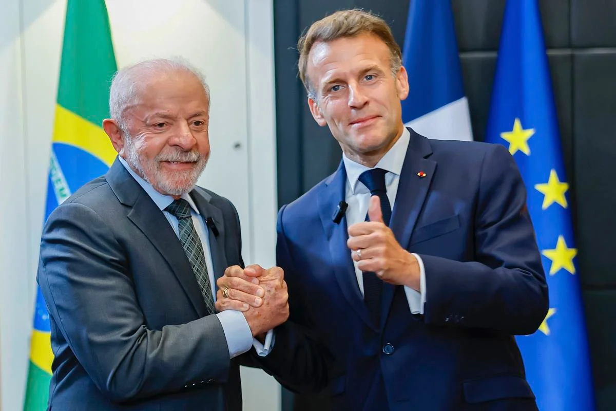 Presidente da França, Macron parabeniza Lula: "Parceria estratégica"