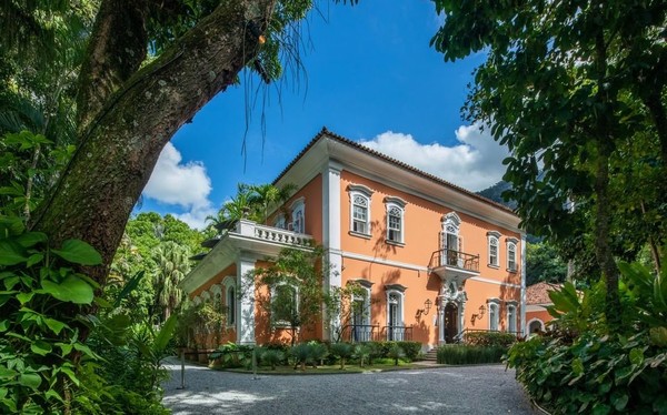 Giulia Be e Conor Kennedy terão recepção de casamento em palacete conhecido como 'Taj Mahal carioca'