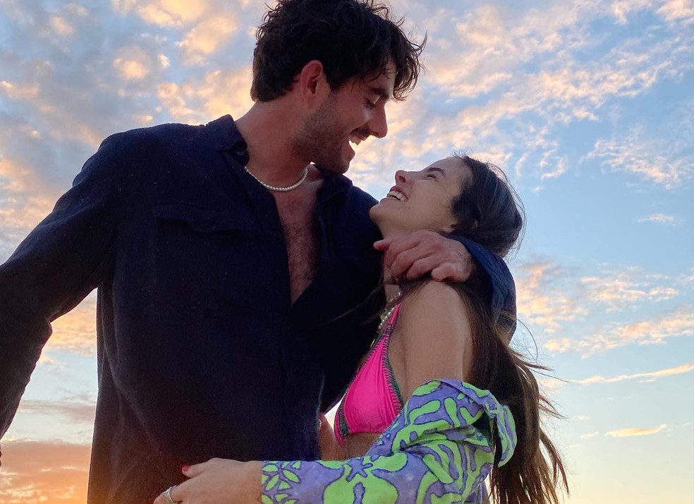 Giulia Be e Conor Kennedy terão recepção de casamento em palacete conhecido como 'Taj Mahal carioca'