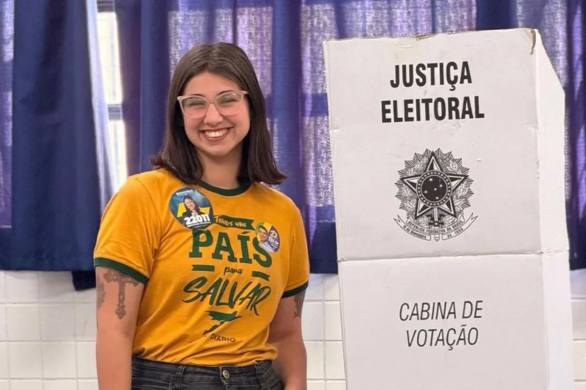 Lula vai à Justiça contra fake news divulgada por Flávio e Campopiano