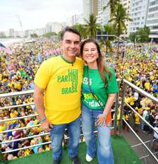 Flávio e Fernanda Bolsonaro estão casados desde 2010 Foto: Reprodução/Instagram