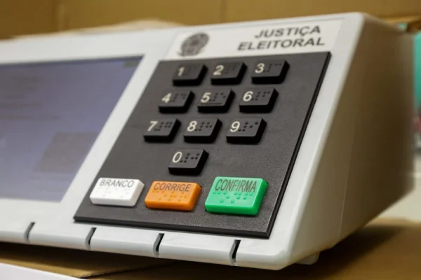 Com doação de combustível, indígenas do AM terão transporte para votar