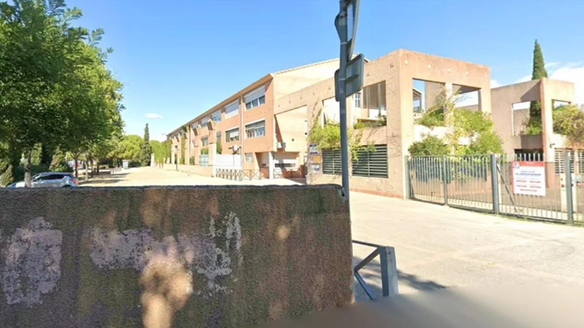 Adolescente de 14 anos atira em diretor e professora em escola da França