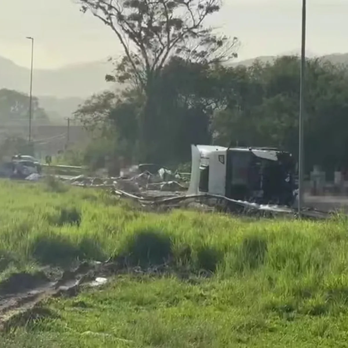 Acidente na BR-393, no Rio de Janeiro, deixa 5 mortos e 9 feridos