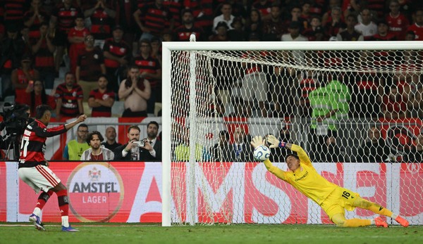 Bruno Henrique se pronuncia após eliminação do Flamengo: 'Nunca tinha passado por um momento como esse'