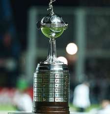 Troféu entregue ao campeão da Copa Libertadores Foto: Divulgação/Conmebol / Estadão