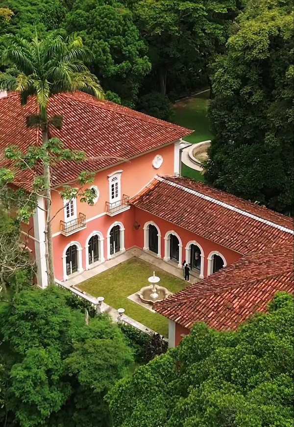 Giulia Be e Conor Kennedy terão recepção de casamento em palacete conhecido como 'Taj Mahal carioca'