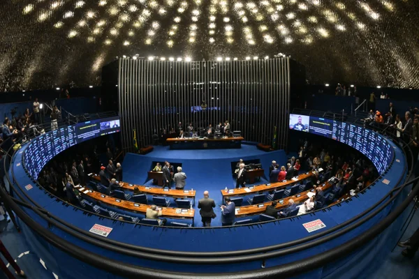 Direção do Senado diz a eleitos que Alcolumbre definirá gabinetes e imóveis - destaque galeria