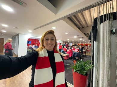 Por dentro da gastronomia do estádio do Liverpool: o que se come no Anfield?