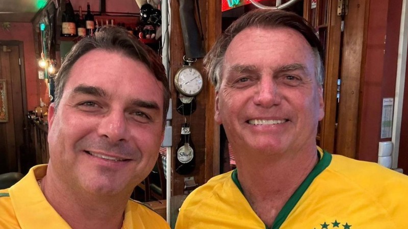 Flávio planeja nova visita ao pai antes do debate da Globo em busca de orientações para reta final contra Lula