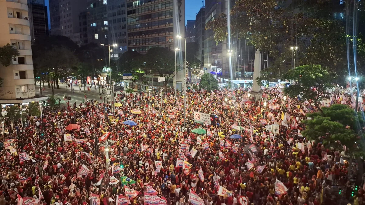 Lula diz que Flávio "trucou" 6 sobre sigilo: "Vou meter um 9 na cara dele"