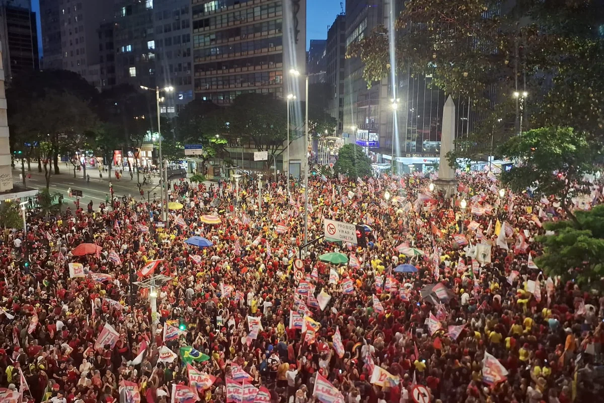 Lula diz que Flávio "trucou" 6 sobre sigilo: "Vou meter um 9 na cara dele"