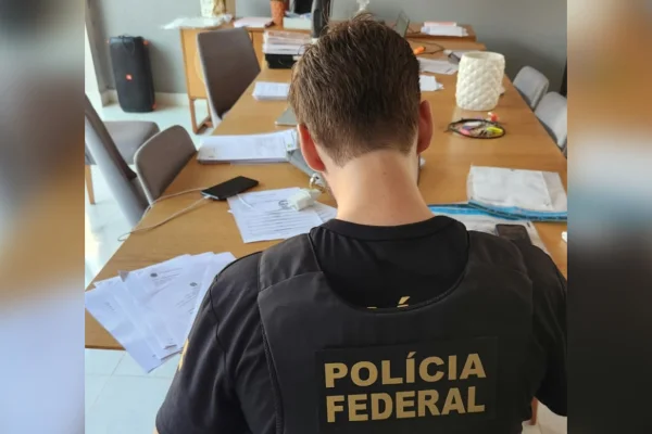 PF investiga esquema que revendia veículos comprados com isenção de imposto