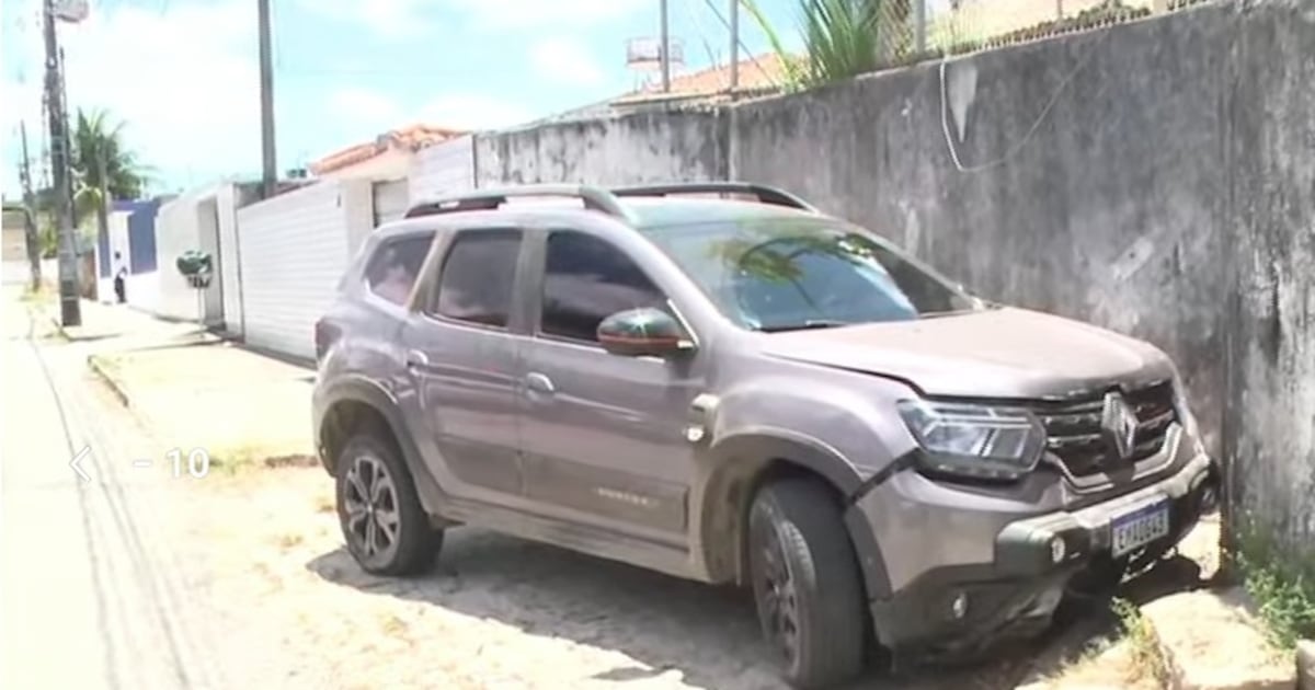 Polícia encontra carro que teria sido usado por bandidos em explosão a caixa eletrônico em JP