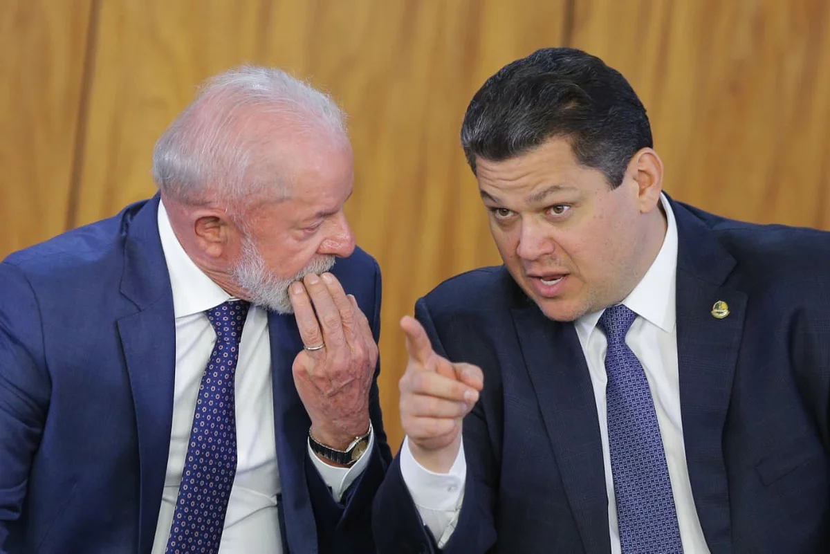 Lula e Alcolumbre -- Metrópoles
