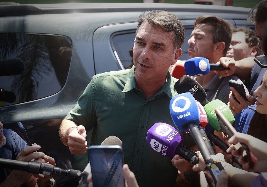 PL já articula projeto para sobrepor PEC do fim da escala 6x1 em eventual governo Flávio Bolsonaro