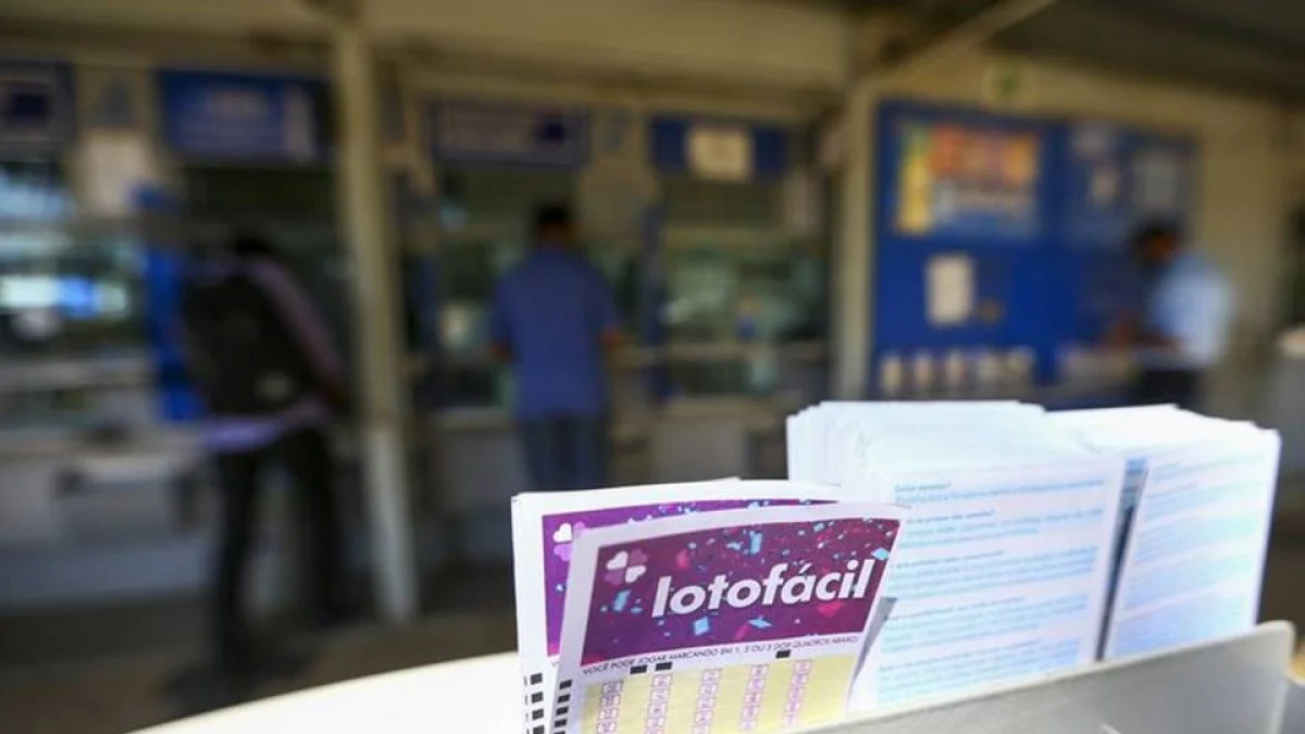Aposta simples leva sozinha R$ 1,8 milhão da Lotofácil 3796. Veja resultado