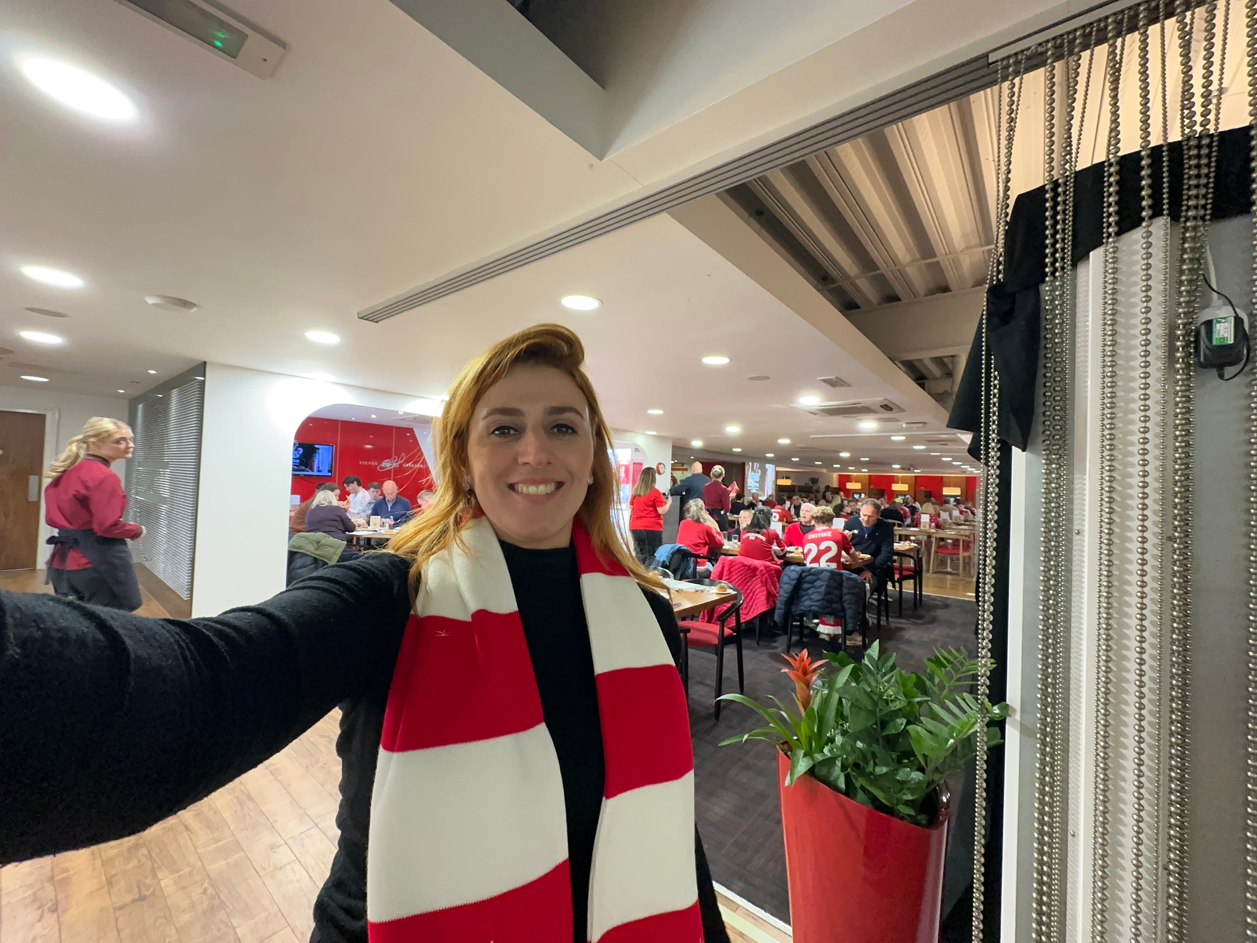 Por dentro da gastronomia do estádio do Liverpool: o que se come no Anfield?