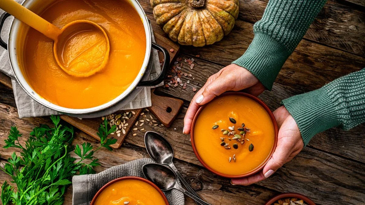 Sopa de abóbora: receita rica em fibras para os dias frios