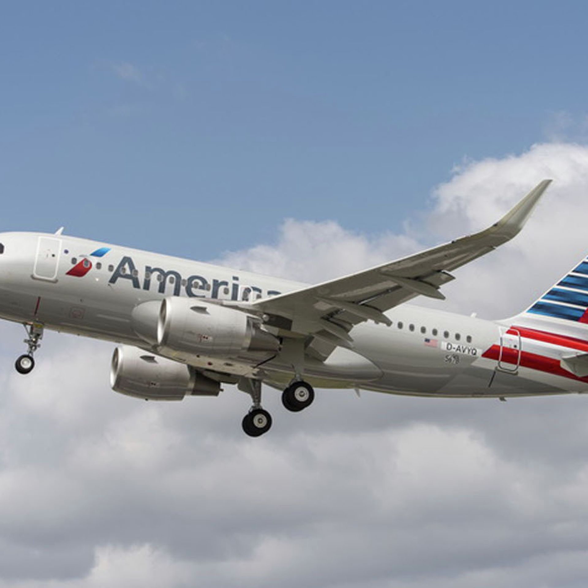 CNN: Banheiros quebrados forçam avião da American Airlines a pousar de emergência