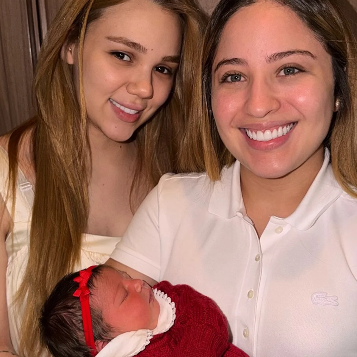 Esposa de Mari Fernández, Júlia Ribeiro mostra antes e depois do pós-parto